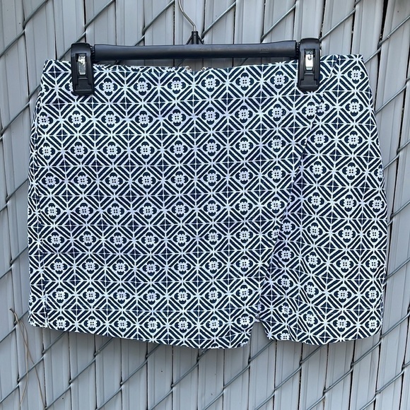 Hollister Pants - Hollister Blue and White Pattern Skort Size 9